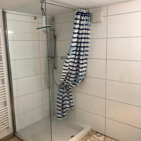 Grosses Monteurhaus Zur Alleinigen Nutzung In - Maximal 6 Personen - 4 Schlafzimmer Apartamento Duisburg