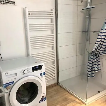 Grosses Monteurhaus Zur Alleinigen Nutzung In - Maximal 6 Personen - 4 Schlafzimmer Apartmán Duisburg