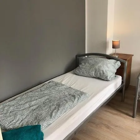 Grosses Monteurhaus Zur Alleinigen Nutzung In - Maximal 6 Personen - 4 Schlafzimmer Apartamento Duisburg