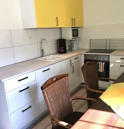 Appartement Grosses Monteurhaus Zur Alleinigen Nutzung In Duisburg - Maximal 6 Personen - 4 Schlafzimmer *