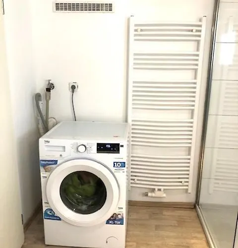 Grosses Monteurhaus Zur Alleinigen Nutzung In Duisburg - Maximal 6 Personen - 4 Schlafzimmer * Duisburg